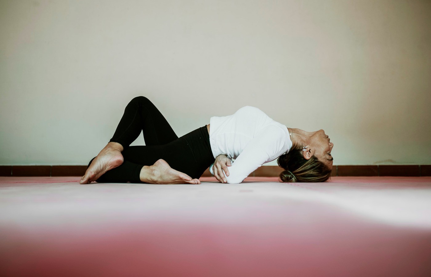 benefici dello yoga sulla riduzione dello stress e dellansia scaled